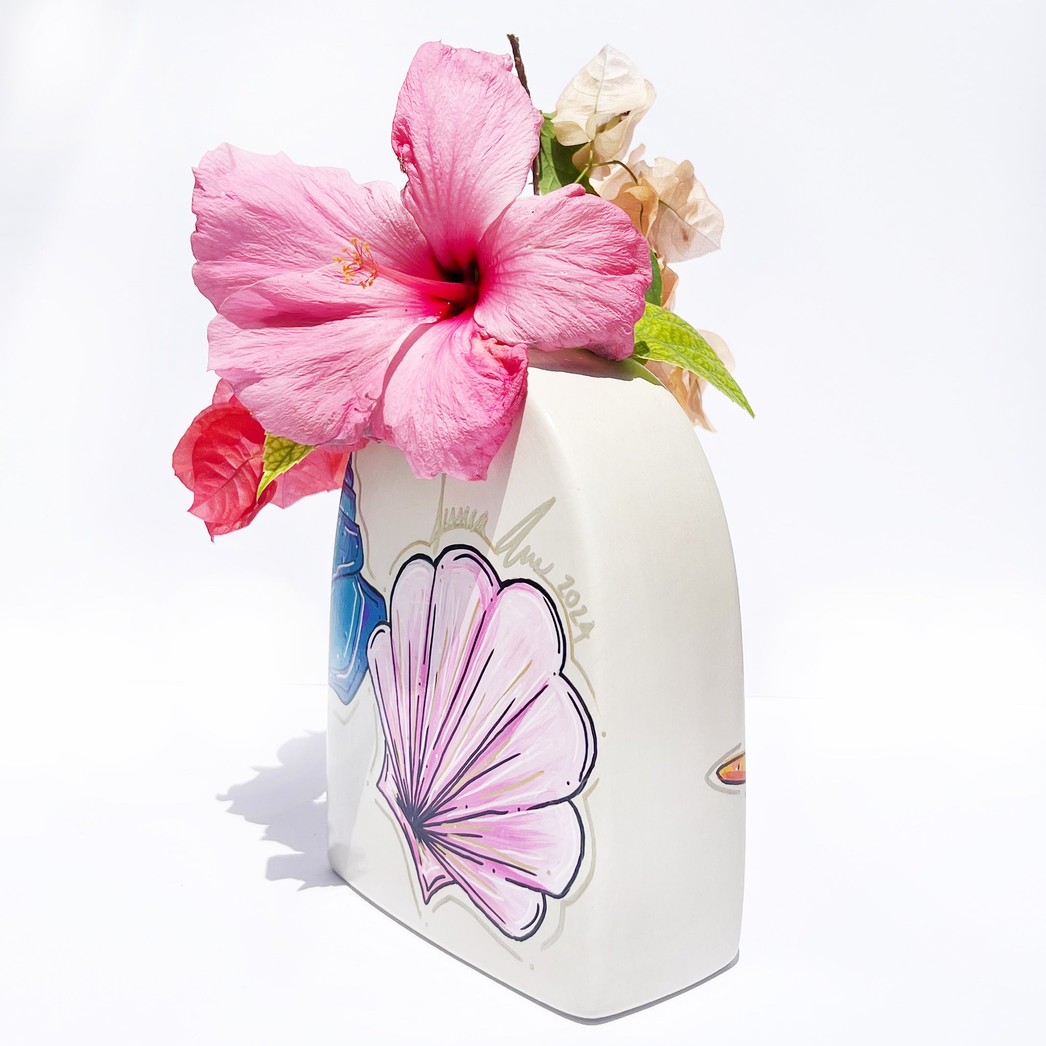 SHELLS MEDIUM FLAT VASE